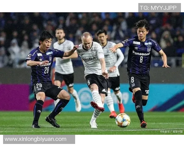 大阪钢巴迎战名古屋鲸八争夺联赛关键三分的激烈对决